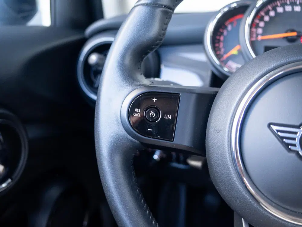 Mini Cooper Cooper Airco + Cruise + Parkeersensoren uit 2022, foto 13