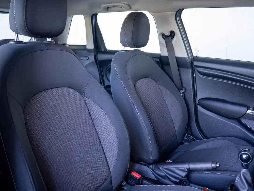 Mini Cooper Cooper Airco + Cruise + Parkeersensoren uit 2022, foto 4