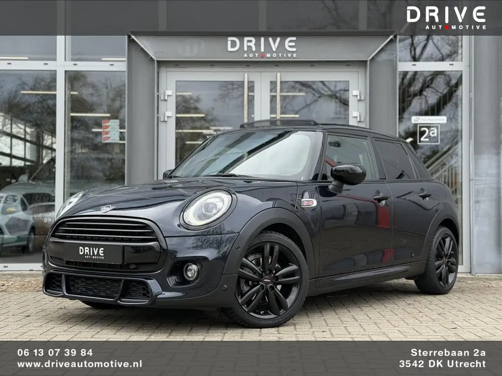 Mini Cooper 5-Deurs 1.5 Cooper Dalston Edition JCW|Pano|H/K|Enigmat uit 2021