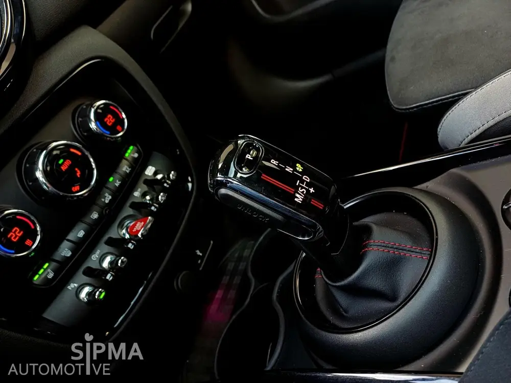 Mini Clubman JCW 306PK uit 2019, foto 13