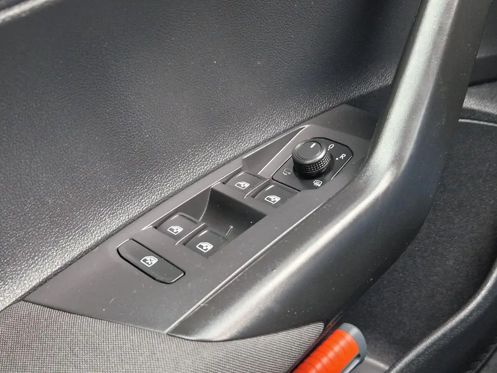 Volkswagen Polo 1.0 TSI Life Business ADAPT.CRUISE CARPLAY C uit 2022, foto 13