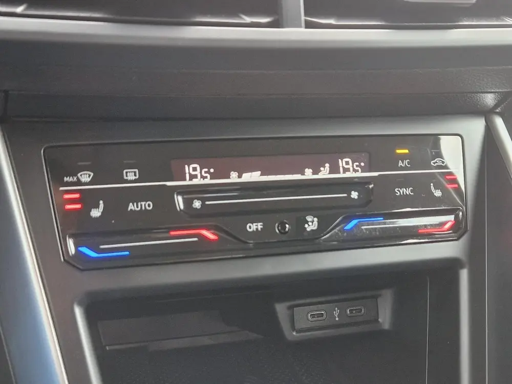 Volkswagen Polo 1.0 TSI Life Business ADAPT.CRUISE CARPLAY C uit 2022, foto 18
