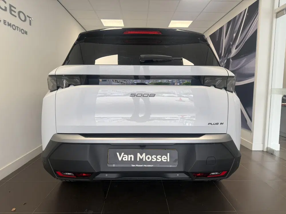 Peugeot 5008 1.6 Plug-in Hybrid 195 GT 7p uit 2025, foto 2