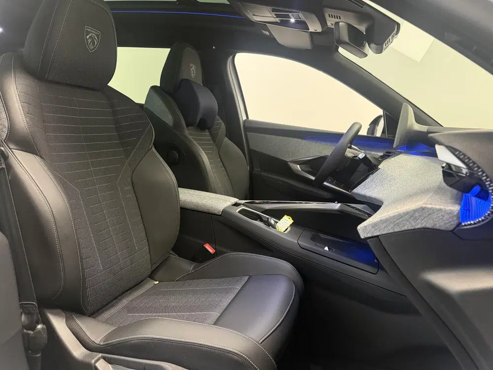 Peugeot 5008 1.6 Plug-in Hybrid 195 GT 7p uit 2025, foto 6