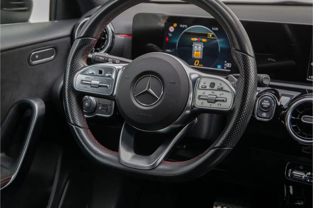 Mercedes-Benz A-Klasse 180 AMG Sportpakket uit 2019, foto 19