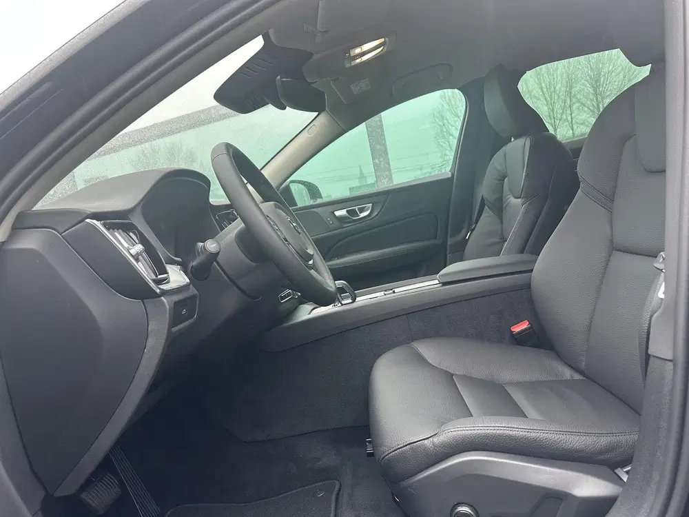 Volvo V60 2.0 B4 Essential Edition Trekhaak uit 2026, foto 9