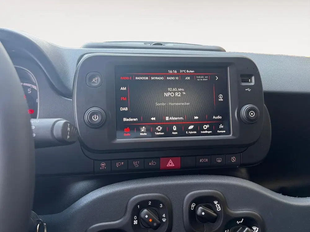 Fiat Panda 1.0 Hybrid Cross uit 2024, foto 18