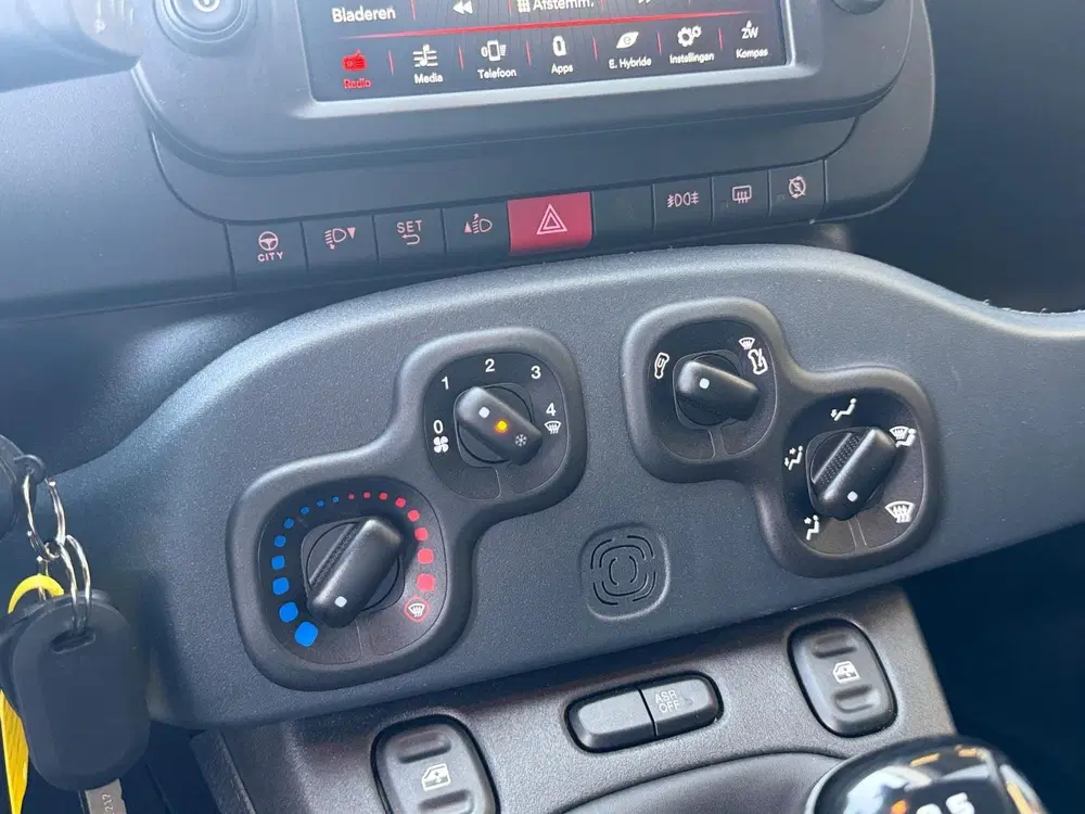 Fiat Panda 1.0 Hybrid Cross uit 2024, foto 20