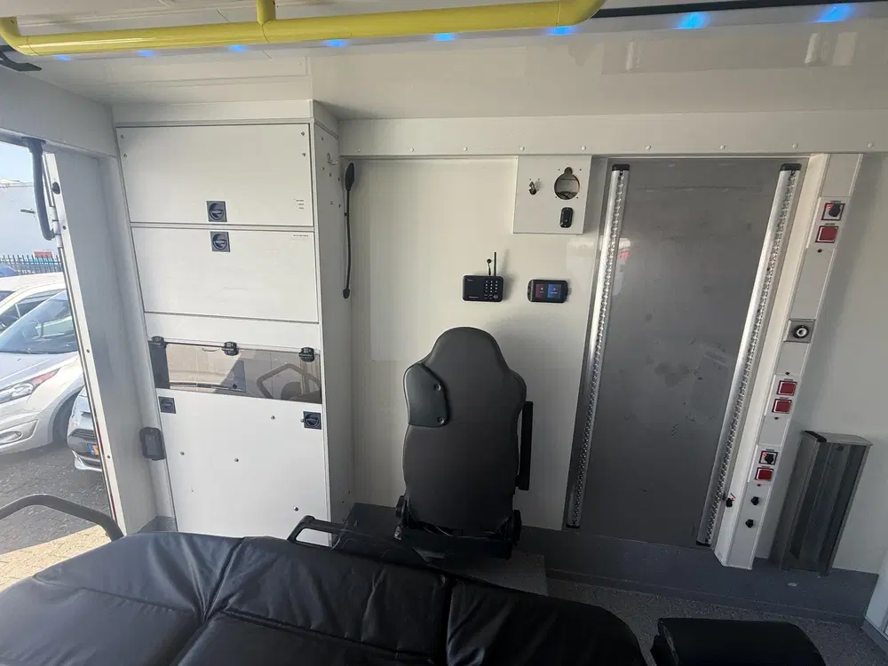 MAN TGE 50 180pk Automaat 50 AMBULANCE INCL STRYKE uit 2023, foto 13