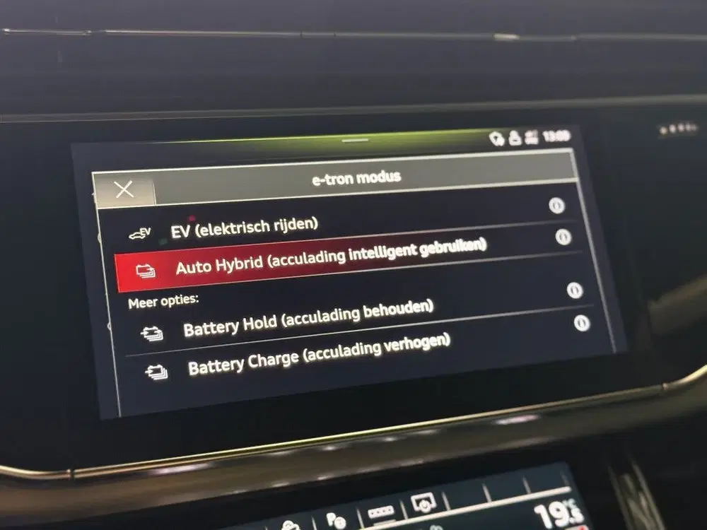 Audi Q7 55 TFSI e Quattro uit 2021, foto 9