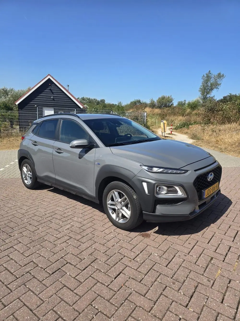 Hyundai Kona Hybrid 105pk 2WD 2020 Grijs uit 2020