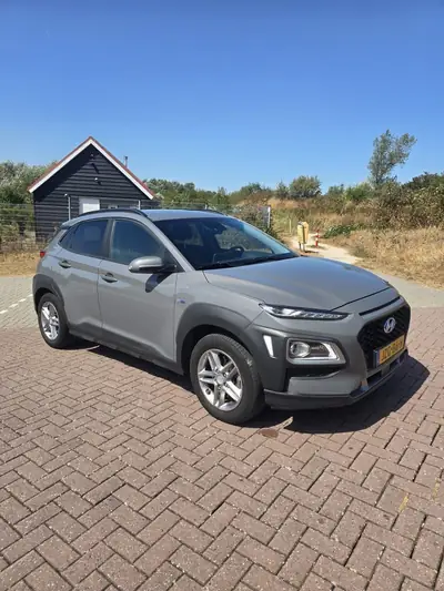 Hyundai Kona Hybrid 105pk 2WD 2020 Grijs uit 2020