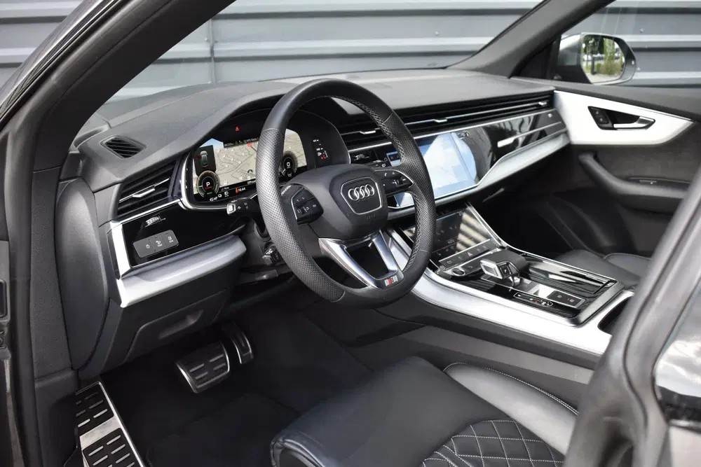 Audi Q8 55 TFSI e Quattro Pro Line S uit 2021, foto 18