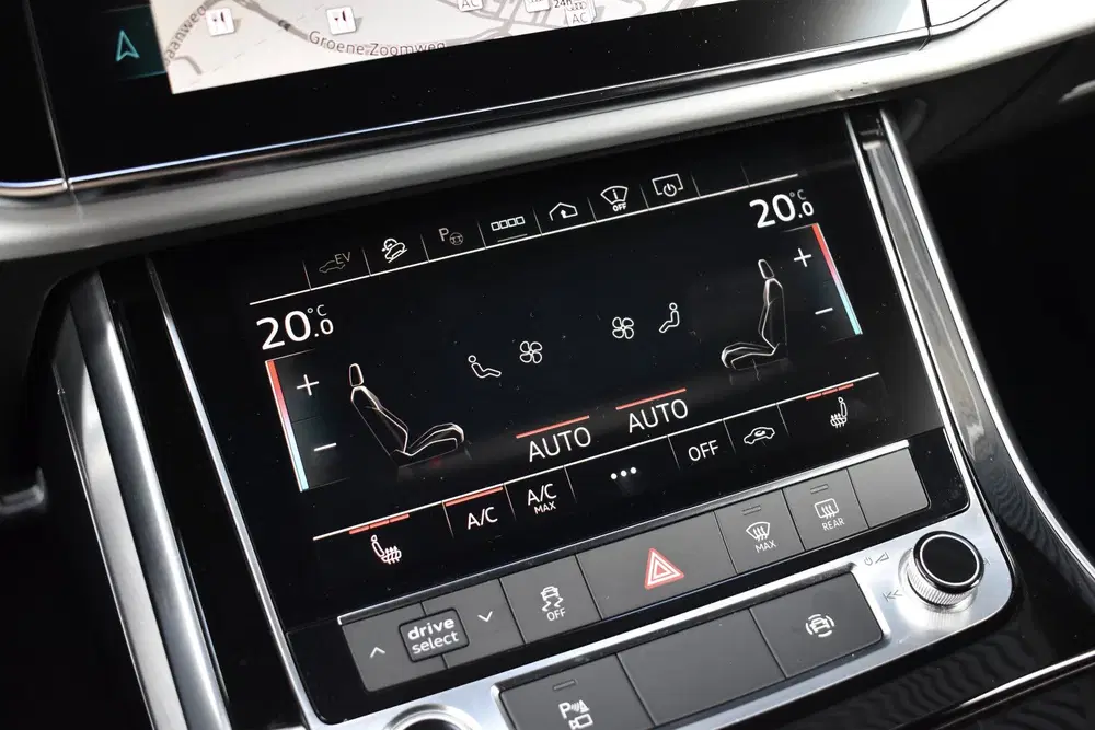 Audi Q8 55 TFSI e Quattro Pro Line S uit 2021, foto 20