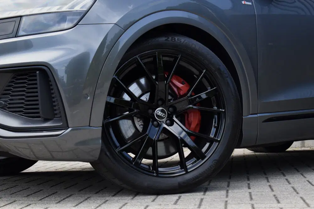 Audi Q8 55 TFSI e Quattro Pro Line S uit 2021, foto 8