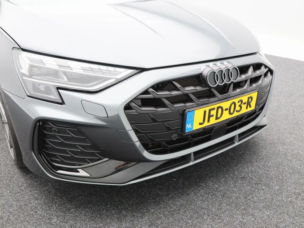 Audi A3 45 TFSi e 272 Pk S-Line Competition uit 2025, foto 10