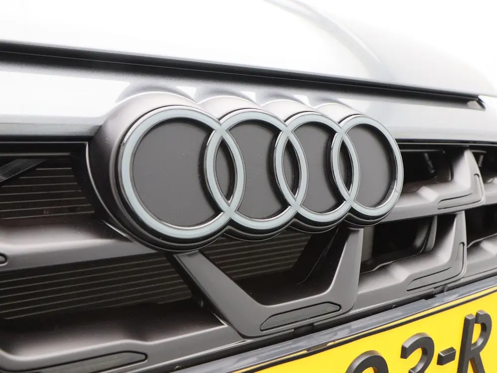 Audi A3 45 TFSi e 272 Pk S-Line Competition uit 2025, foto 11