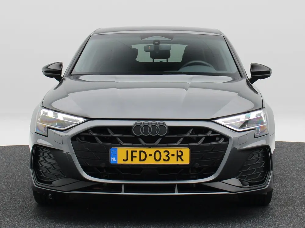 Audi A3 45 TFSi e 272 Pk S-Line Competition uit 2025, foto 5