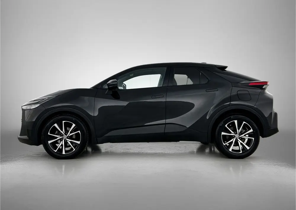 Toyota C-Hr 1.8 Hybrid 140 Dynamic + Winter Pakket uit 2024, foto 3