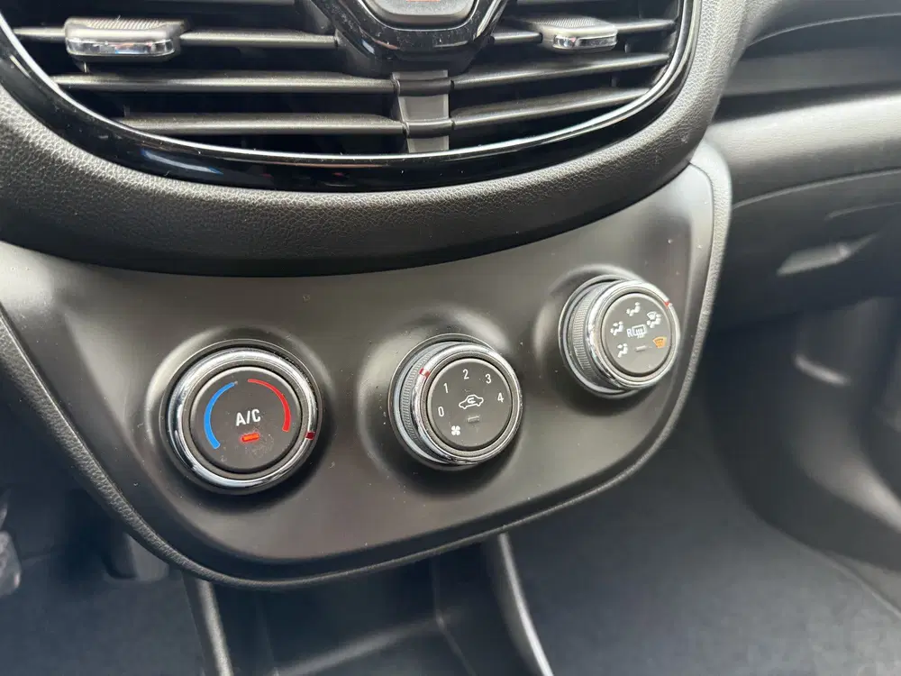 Opel Karl 1.0 Rocks Online Edition. uit 2019, foto 20