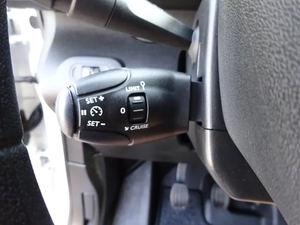 Peugeot Partner 1.2 PureTech Pro BENZINE AIRCO NAVI CRUISE uit 2022, foto 10