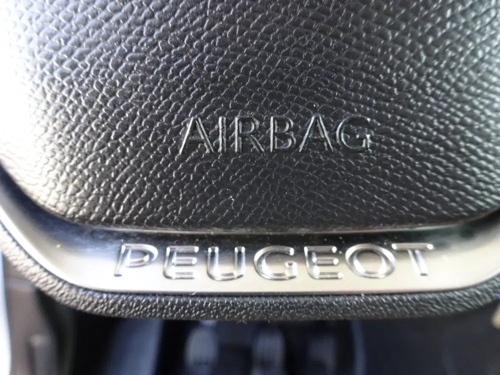 Peugeot Partner 1.2 PureTech Pro BENZINE AIRCO NAVI CRUISE uit 2022, foto 19