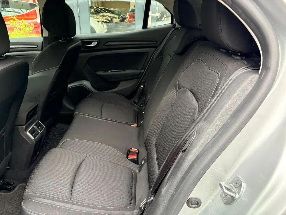 Renault Megane Mégane 1.3 TCe Limited Navi uit 2019, foto 9