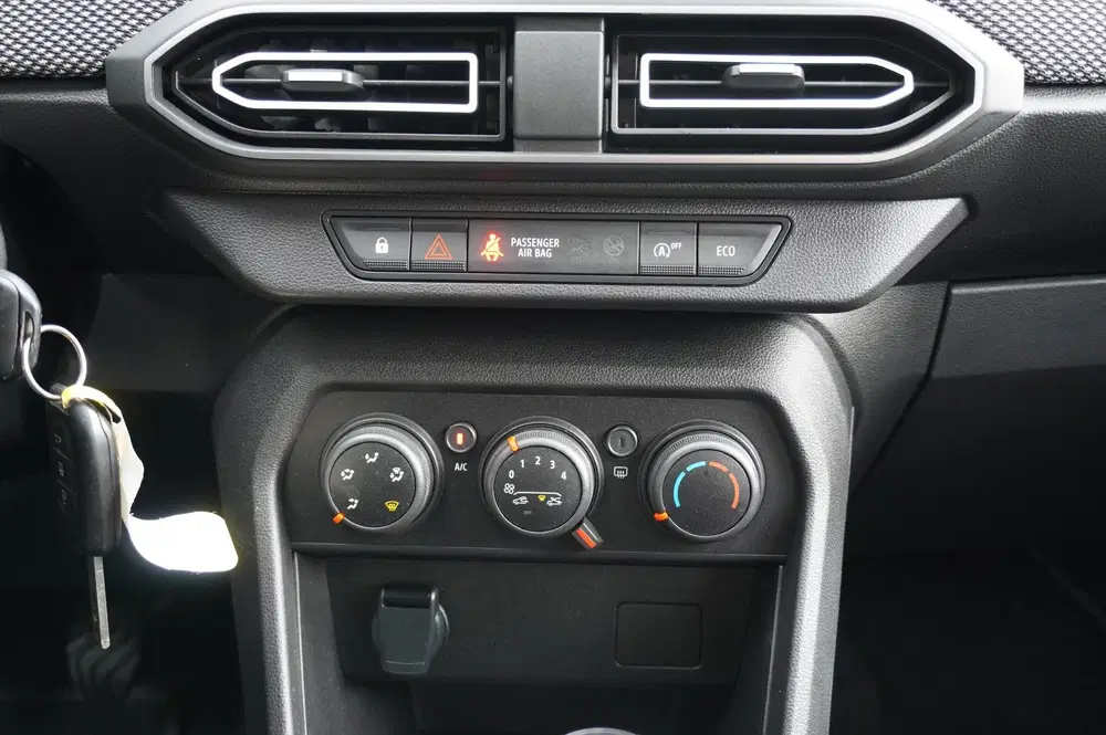 Dacia Sandero 1.0 TCe 90PK Essential Navigatie uit 2023, foto 13