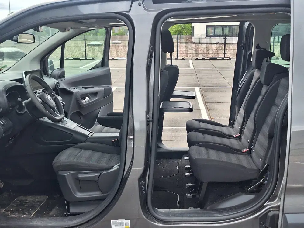 Opel Combo € 9500 uit 2019, foto 10