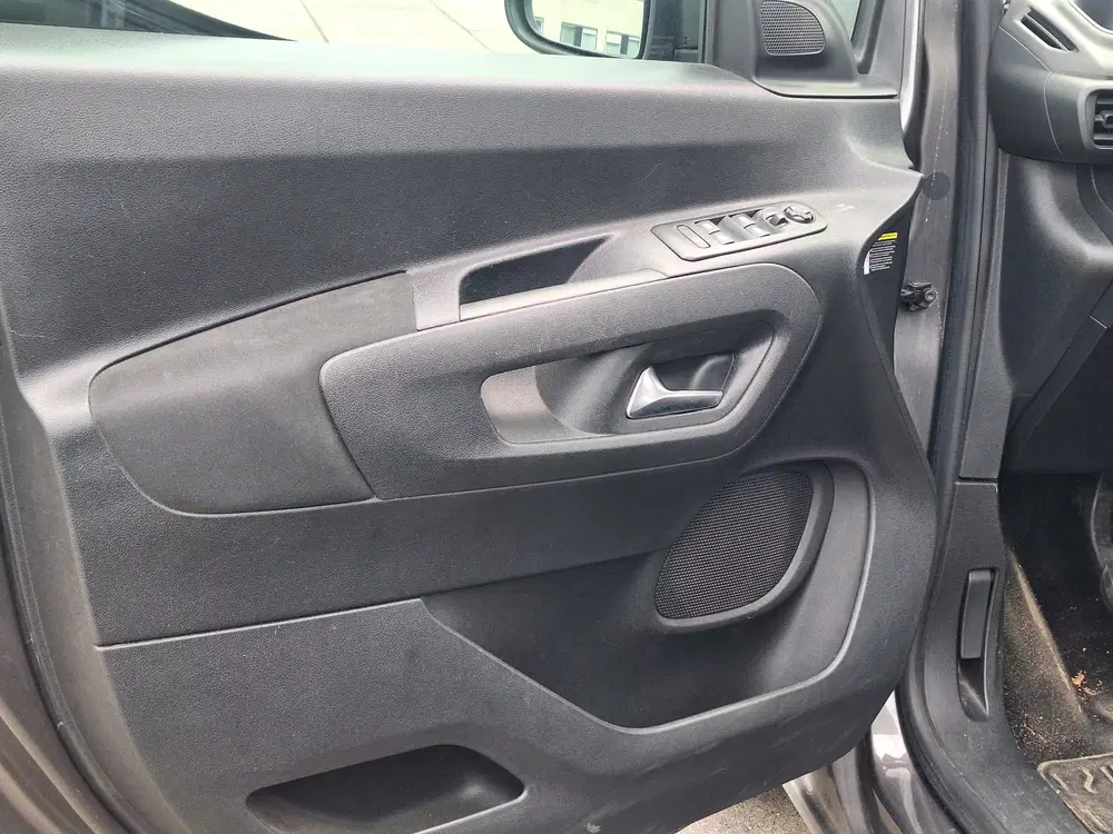 Opel Combo € 9500 uit 2019, foto 14