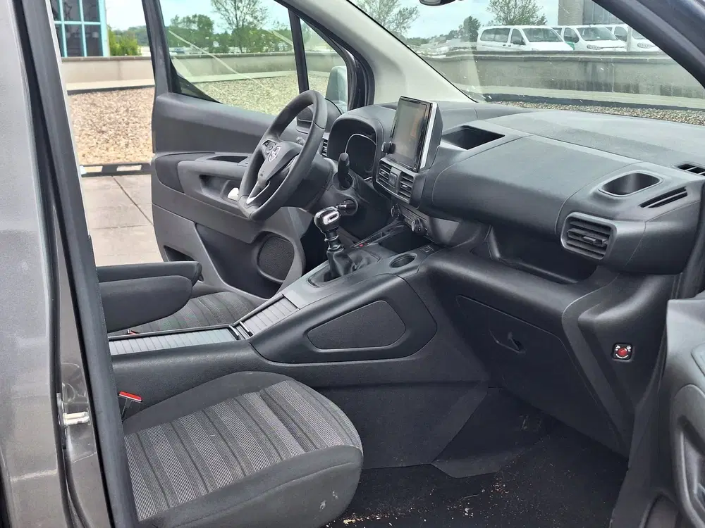 Opel Combo € 9500 uit 2019, foto 15