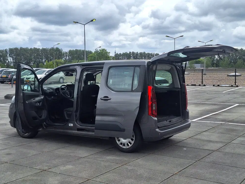 Opel Combo € 9500 uit 2019, foto 17