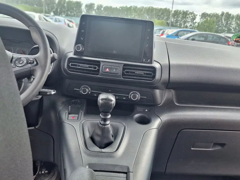 Opel Combo € 9500 uit 2019, foto 20