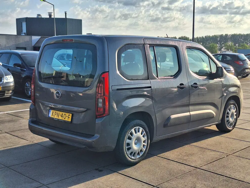 Opel Combo € 9500 uit 2019, foto 3