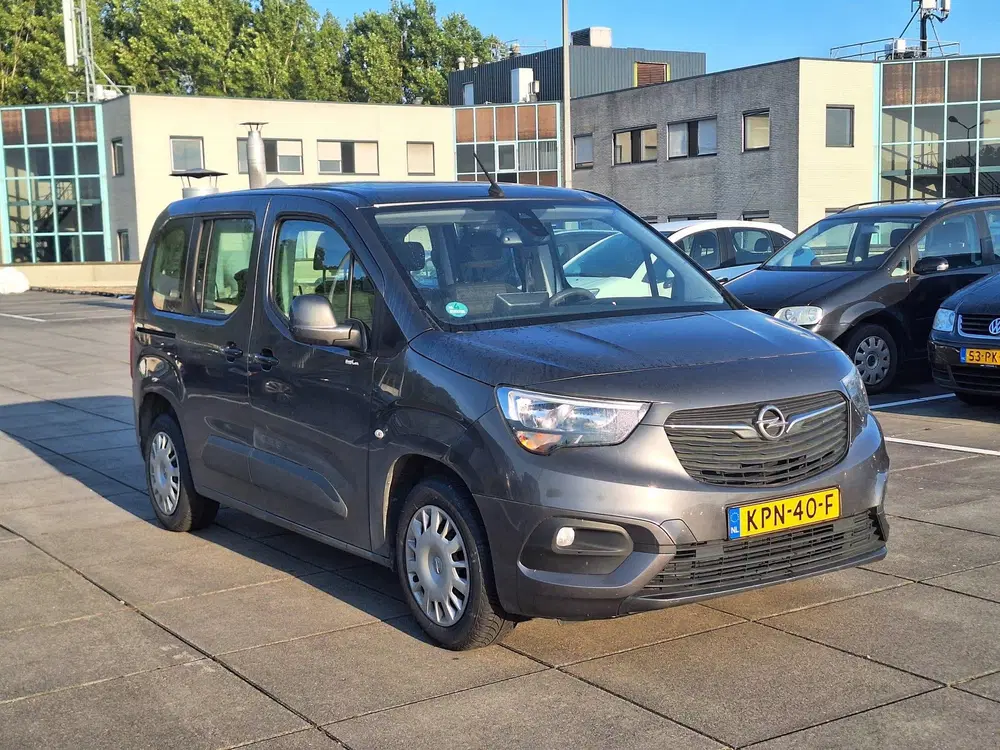 Opel Combo € 9500 uit 2019, foto 4