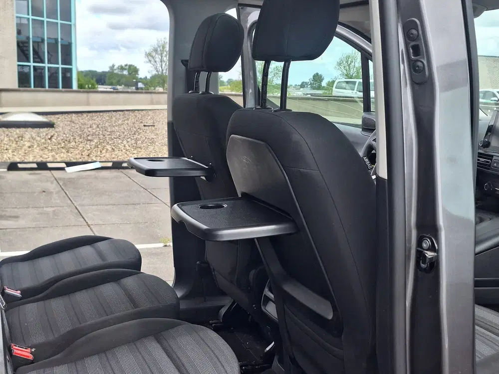 Opel Combo € 9500 uit 2019, foto 5