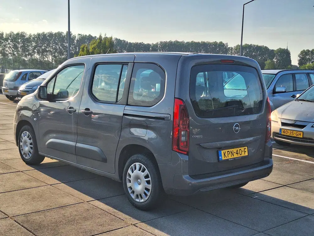 Opel Combo € 9500 uit 2019, foto 7