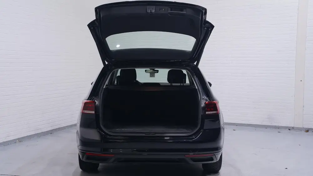Volkswagen Passat Variant 1.5 TSI Business Wegklapbare trekh uit 2022, foto 15