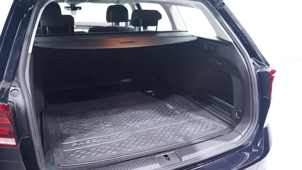 Volkswagen Passat Variant 1.5 TSI Business Wegklapbare trekh uit 2022, foto 16
