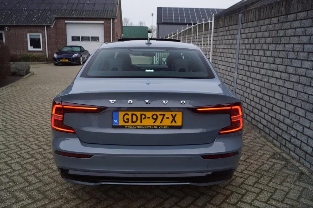 Volvo S60 2.0 B4 Plus Dark Autom Panodak Luxe Leder uit 2024, foto 5