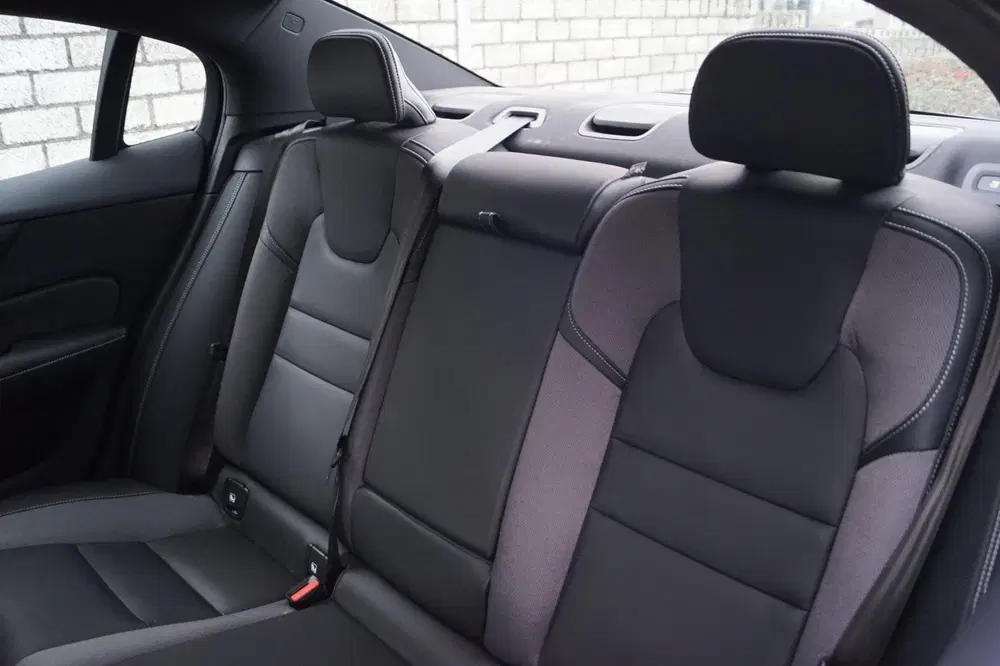 Volvo S60 2.0 B4 Plus Dark Autom Panodak Luxe Leder uit 2024, foto 6