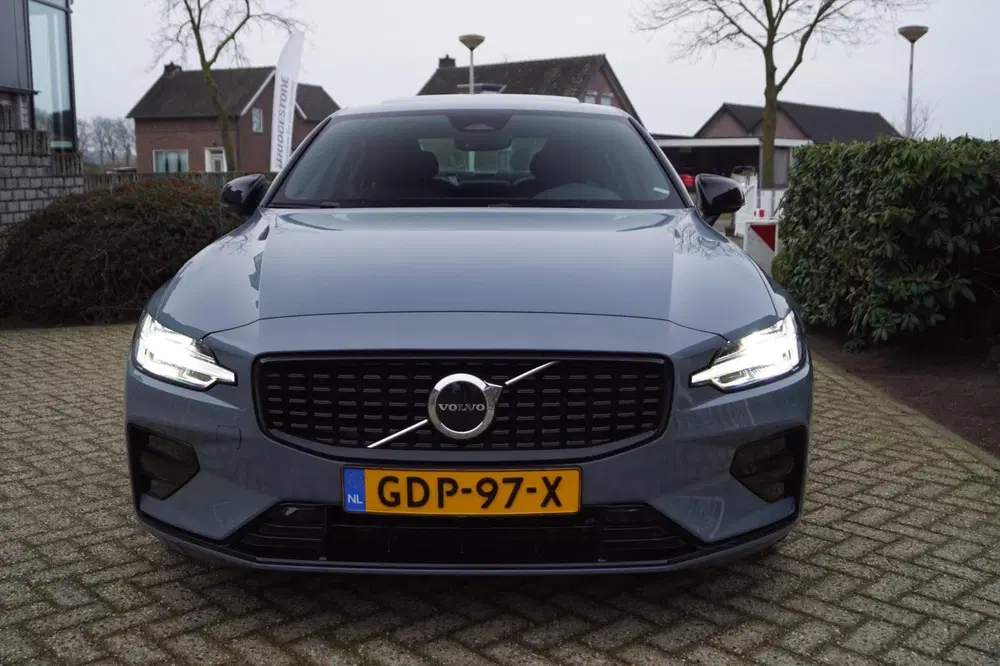 Volvo S60 2.0 B4 Plus Dark Autom Panodak Luxe Leder uit 2024, foto 7