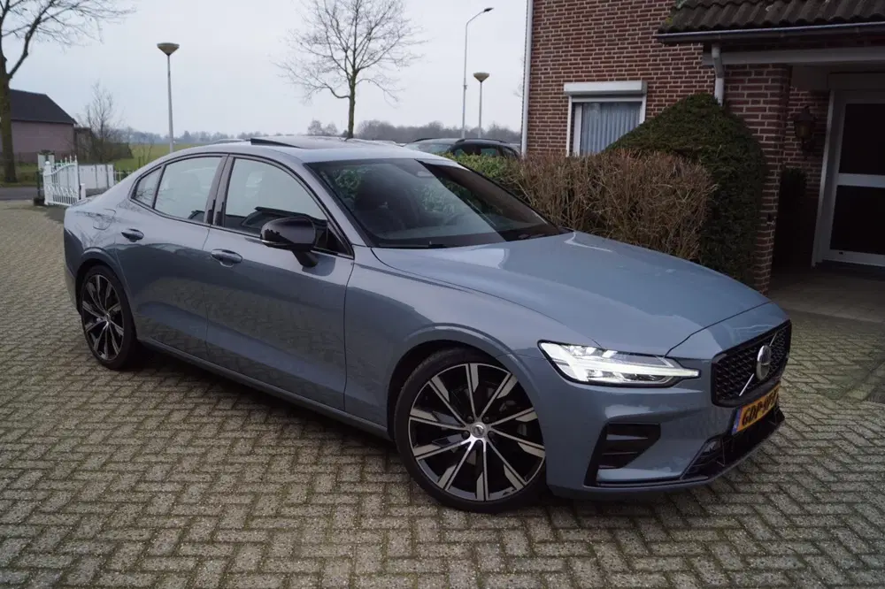 Volvo S60 2.0 B4 Plus Dark Autom Panodak Luxe Leder uit 2024, foto 8