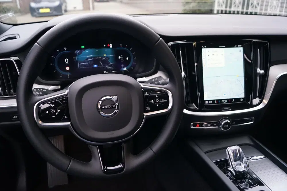 Volvo S60 2.0 B4 Plus Dark Autom Panodak Luxe Leder uit 2024, foto 9