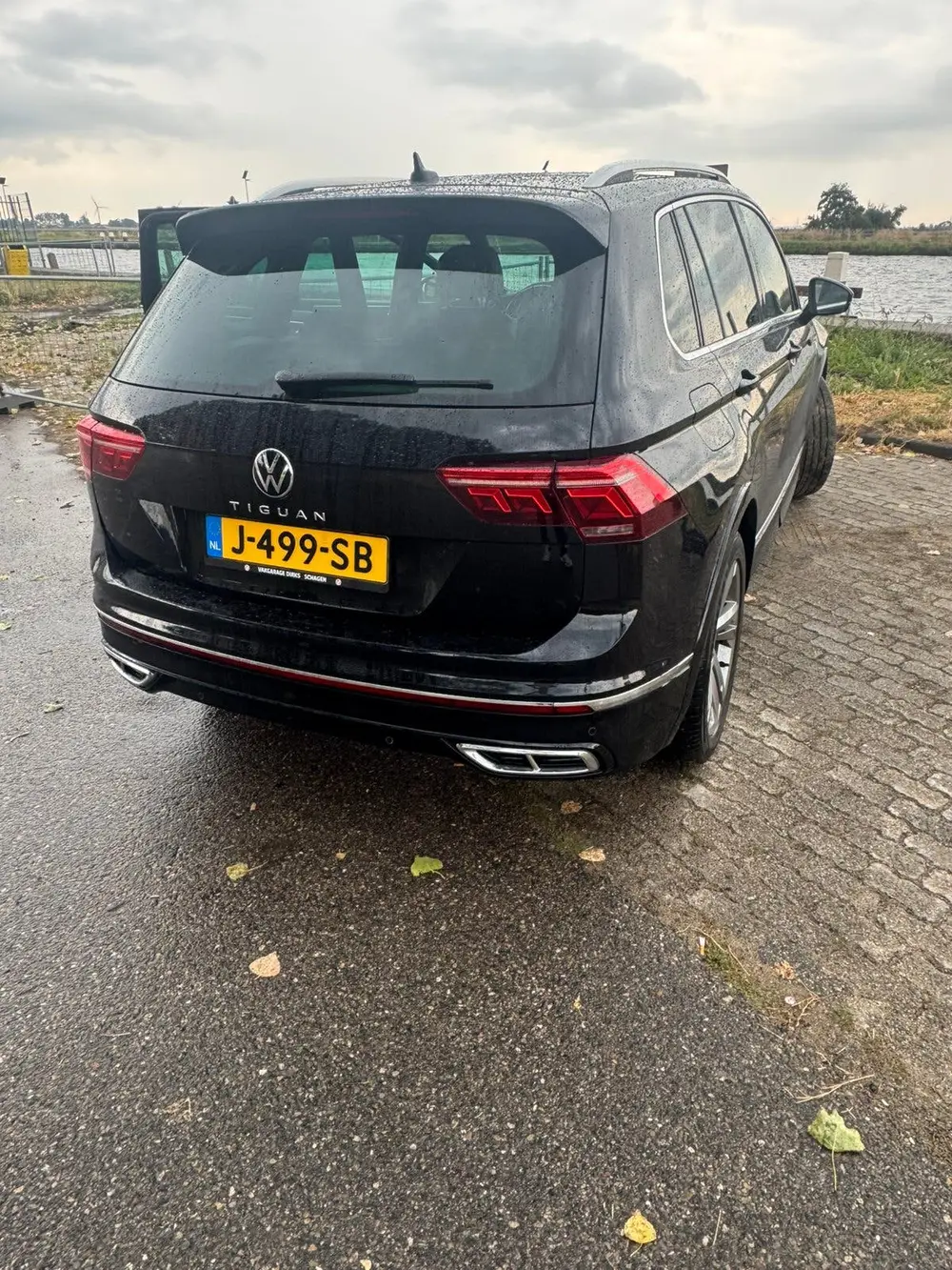 Volkswagen Tiguan R-Line 1.5 TSI ACT 150pk DSG 2020 Zwart uit 2020