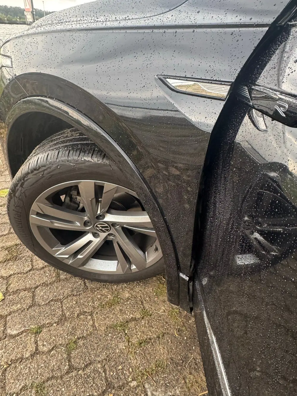 Volkswagen Tiguan R-Line 1.5 TSI ACT 150pk DSG 2020 Zwart uit 2020, foto 11