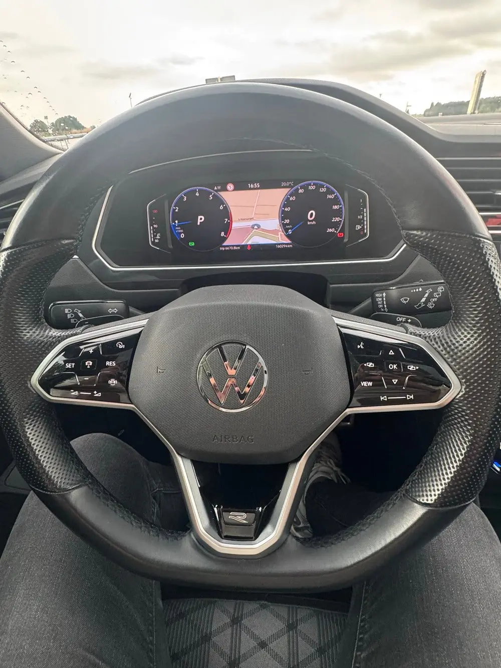 Volkswagen Tiguan R-Line 1.5 TSI ACT 150pk DSG 2020 Zwart uit 2020, foto 4