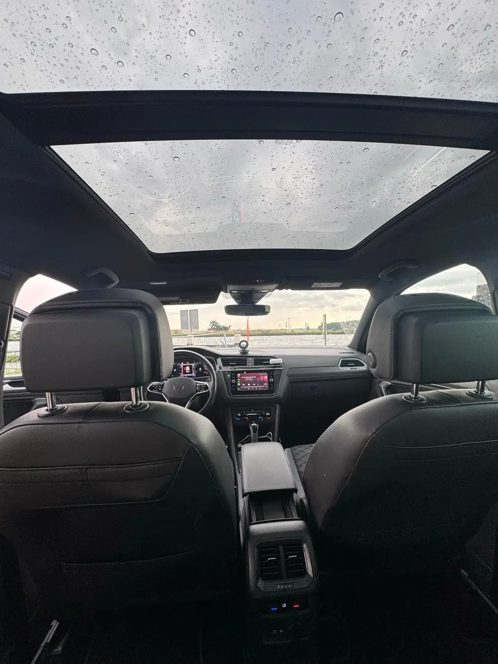 Volkswagen Tiguan R-Line 1.5 TSI ACT 150pk DSG 2020 Zwart uit 2020, foto 8
