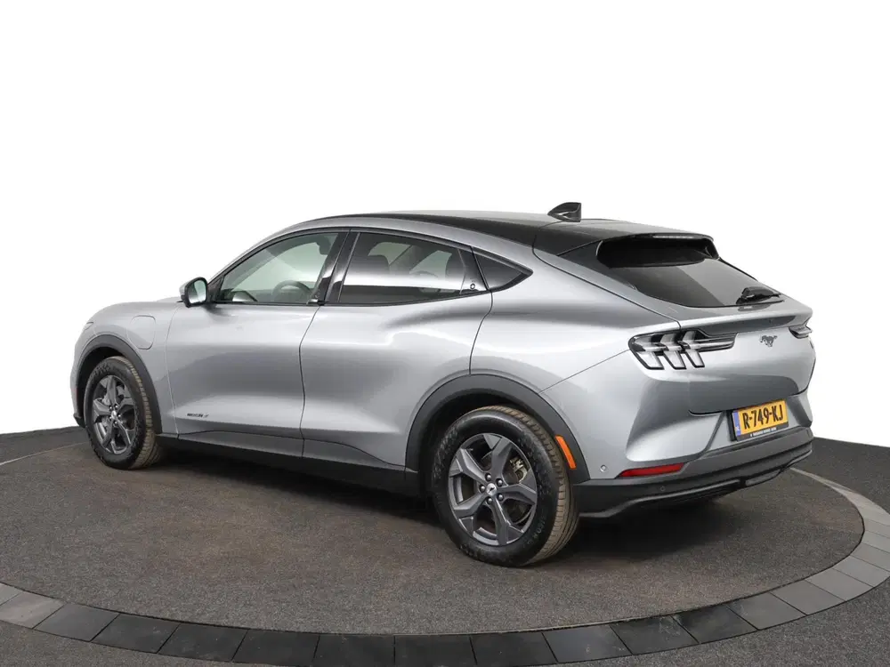 Ford Mustang Mach-E RWD 75 kWh uit 2022, foto 11