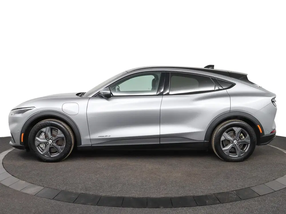 Ford Mustang Mach-E RWD 75 kWh uit 2022, foto 12